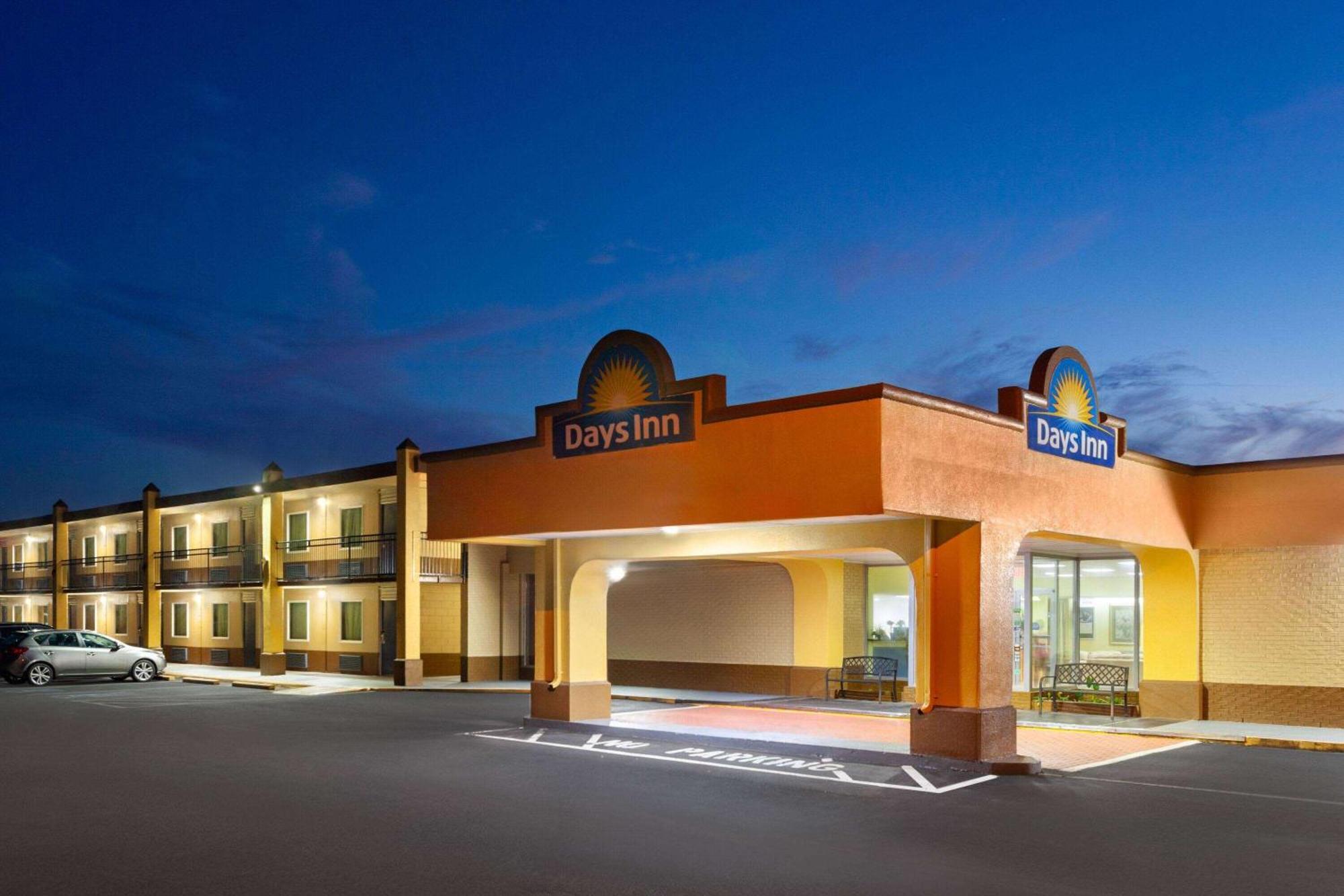 Days Inn By Wyndham Шелби Экстерьер фото