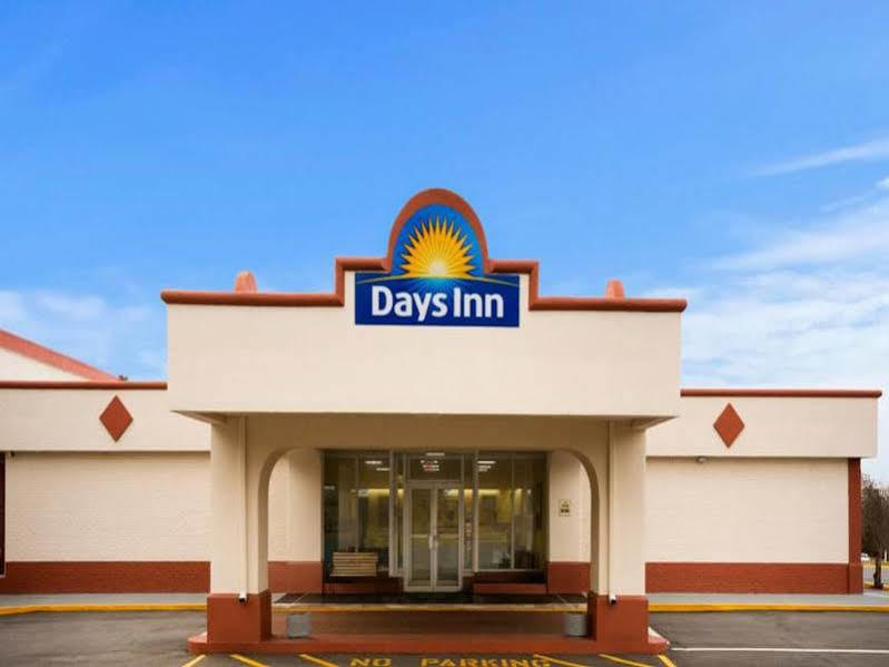 Days Inn By Wyndham Шелби Экстерьер фото